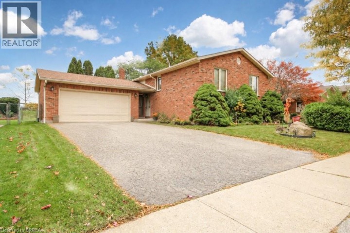 Photo 2 at 72 Lynden Hill Crescent, Lynden Hills, Brantford