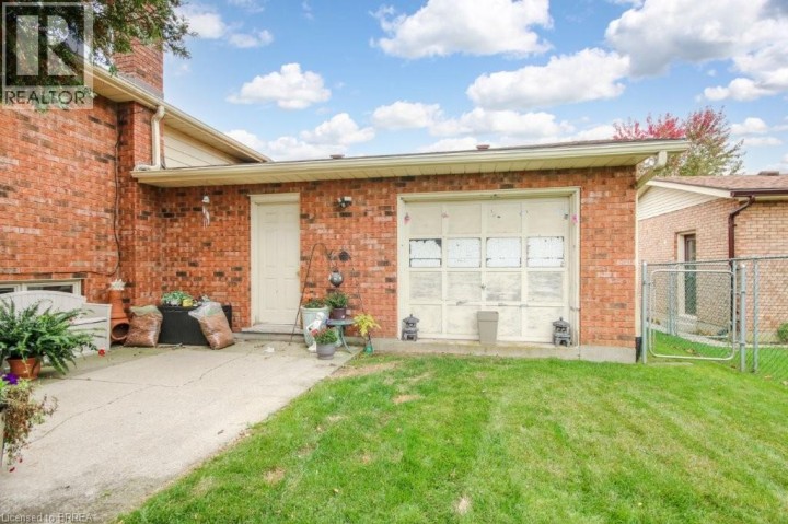 Photo 21 at 72 Lynden Hill Crescent, Lynden Hills, Brantford