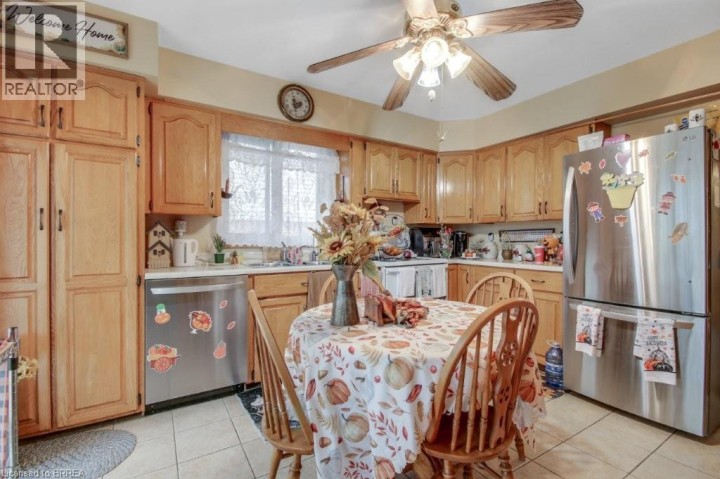 Photo 4 at 72 Lynden Hill Crescent, Lynden Hills, Brantford