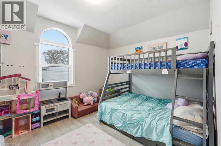 Photo 23 at 108 Eagle Avenue, Eagle Place West, Brantford