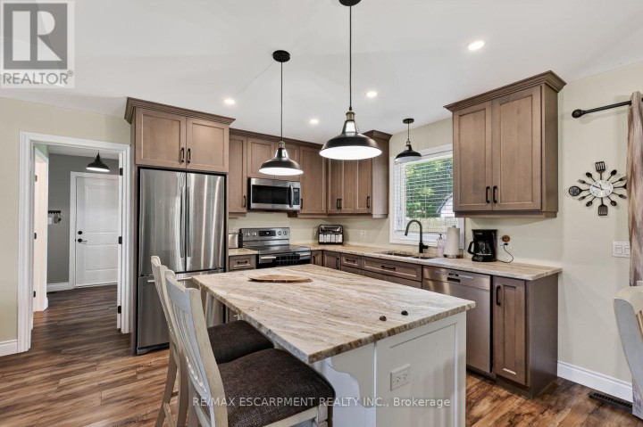 Photo 11 at 729 6th Concession Rd Enr, Cultus, Norfolk County