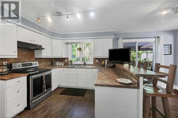 Photo 13 at 56 Forsythe Avenue, Fairview / Greenbrier, Brantford