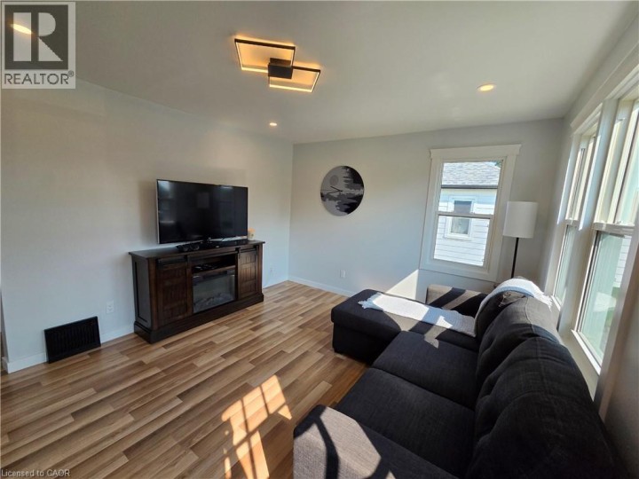 Photo 7 at 304 Mill Street, Woodstock - South, Woodstock