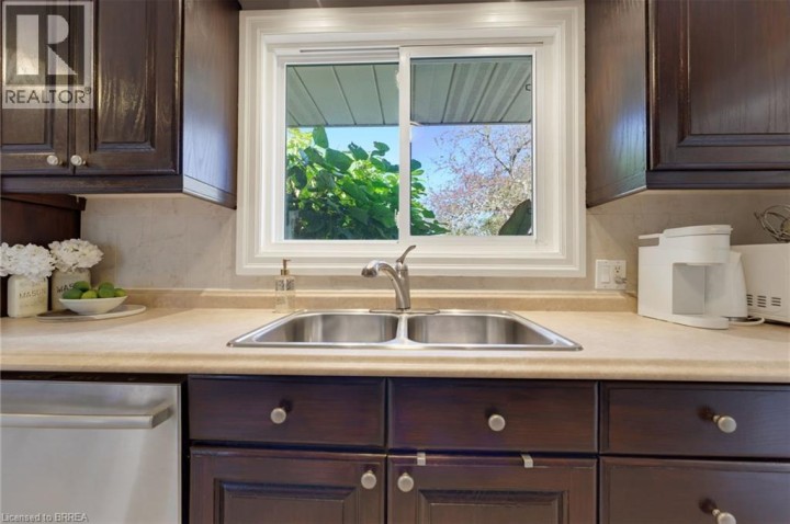 Photo 17 at 27 Brier Crescent, Brier Park, Brantford