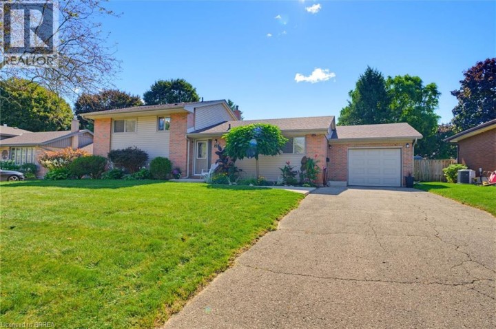 Photo 5 at 27 Brier Crescent, Brier Park, Brantford