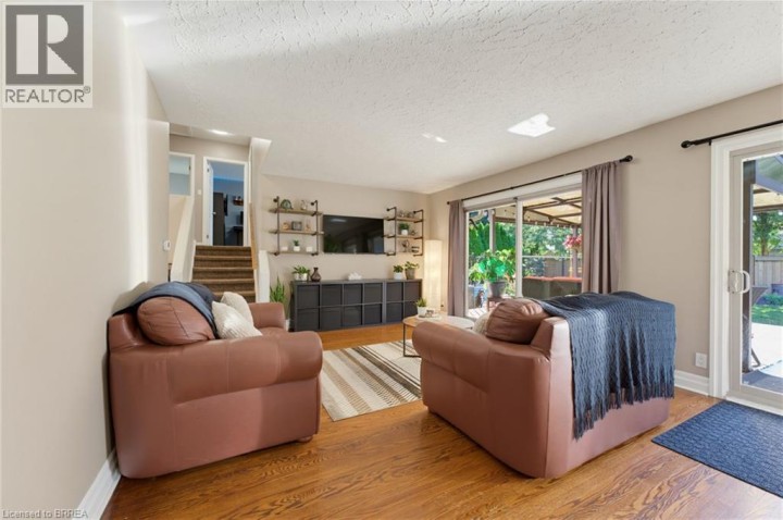 Photo 13 at 27 Brier Crescent, Brier Park, Brantford