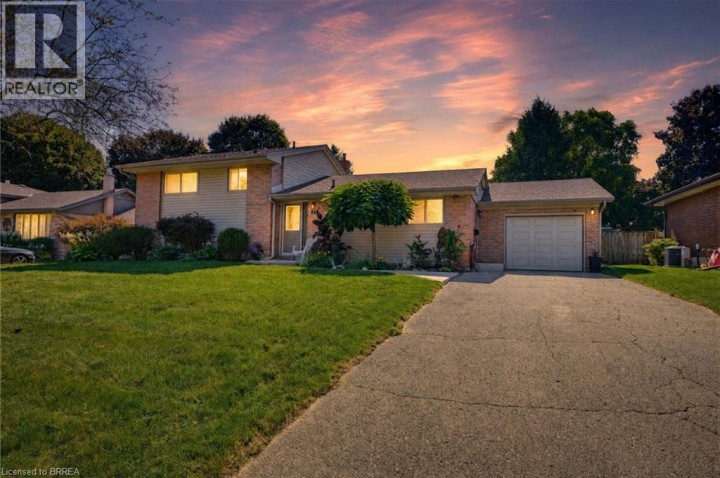 Photo 3 at 27 Brier Crescent, Brier Park, Brantford