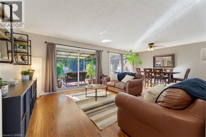 Photo 12 at 27 Brier Crescent, Brier Park, Brantford