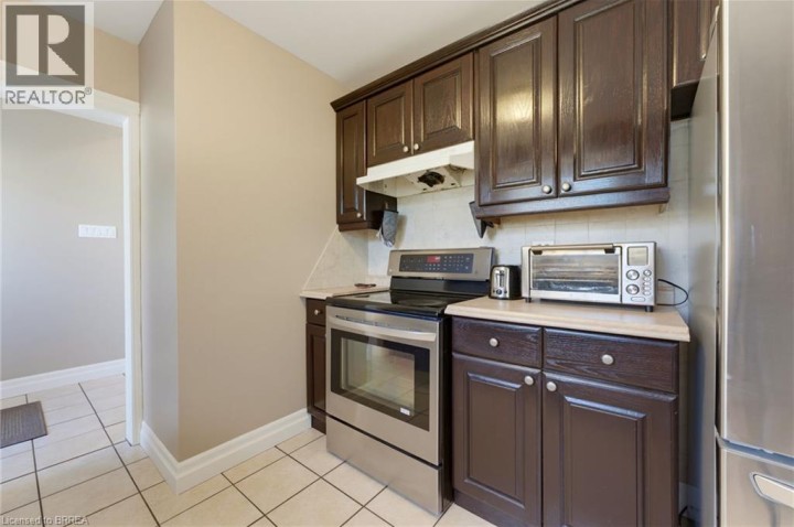 Photo 18 at 27 Brier Crescent, Brier Park, Brantford
