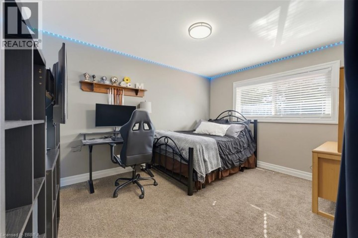 Photo 21 at 27 Brier Crescent, Brier Park, Brantford
