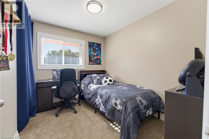Photo 22 at 27 Brier Crescent, Brier Park, Brantford