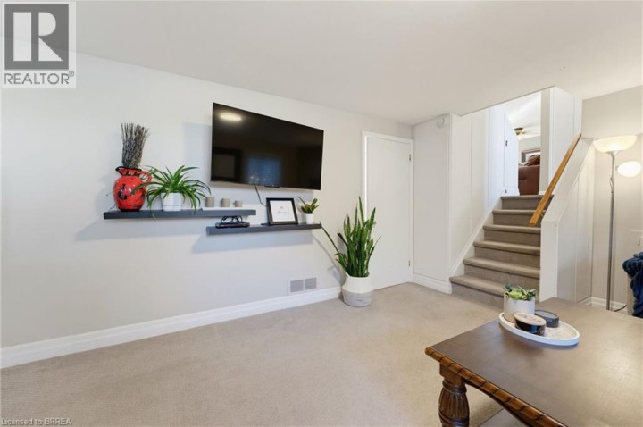 Photo 25 at 27 Brier Crescent, Brier Park, Brantford