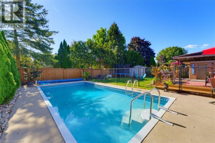 Photo 35 at 27 Brier Crescent, Brier Park, Brantford