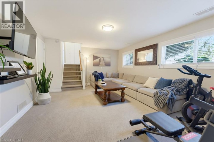 Photo 24 at 27 Brier Crescent, Brier Park, Brantford