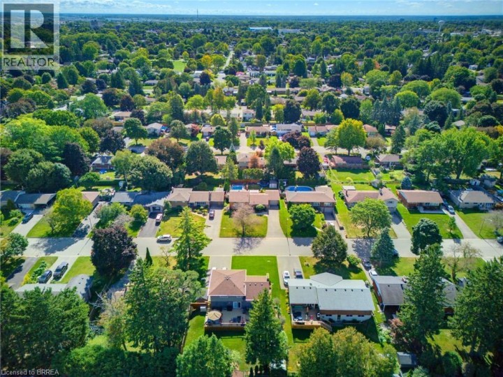 Photo 36 at 27 Brier Crescent, Brier Park, Brantford