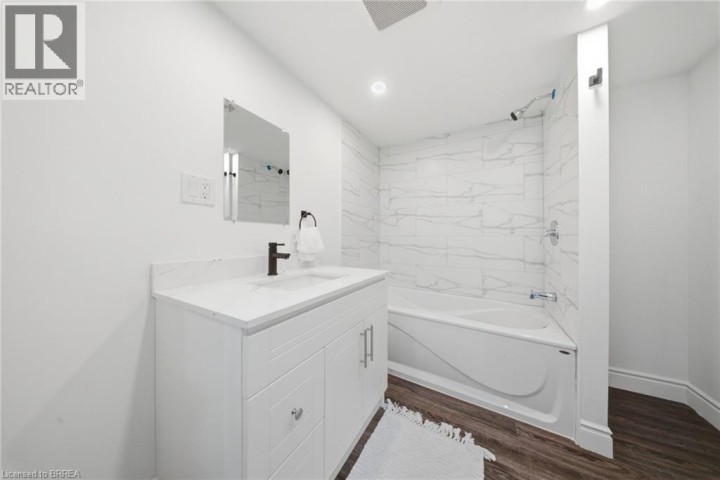 Photo 13 at 42 Peel Street, Victoria / Arthur, Brantford