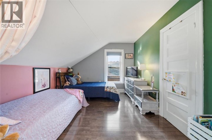 Photo 12 at 13 Forest Road, Echo Place, Brantford