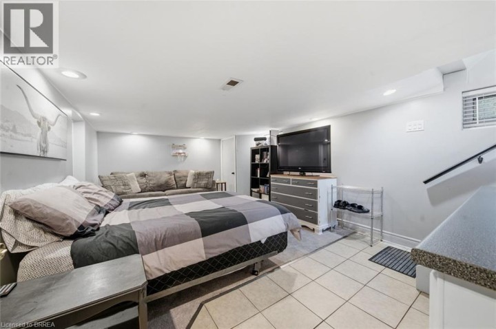 Photo 17 at 13 Forest Road, Echo Place, Brantford