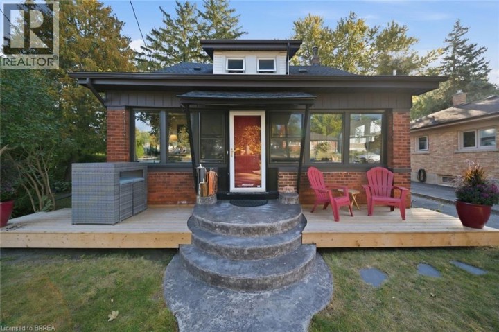 Photo 3 at 13 Forest Road, Echo Place, Brantford