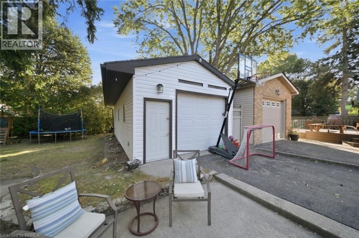 Photo 43 at 13 Forest Road, Echo Place, Brantford