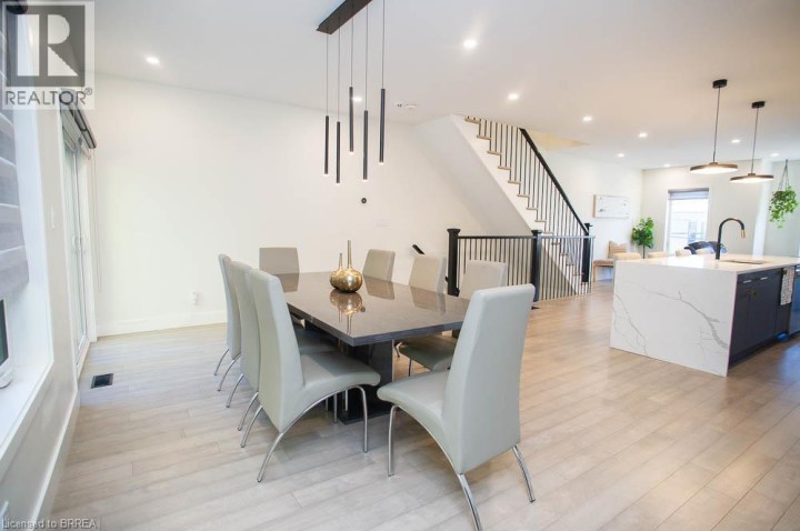Photo 14 at 4 Harris Avenue, Terrace Hill, Brantford
