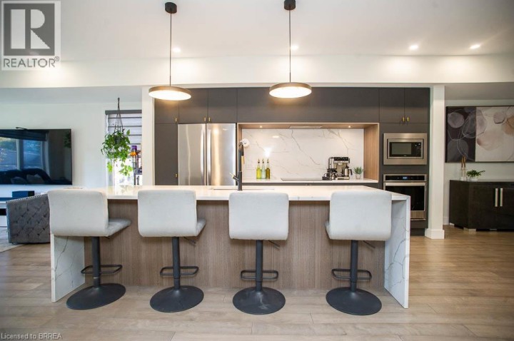 Photo 12 at 4 Harris Avenue, Terrace Hill, Brantford
