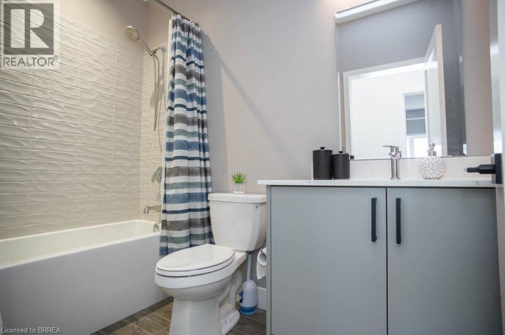 Photo 25 at 4 Harris Avenue, Terrace Hill, Brantford