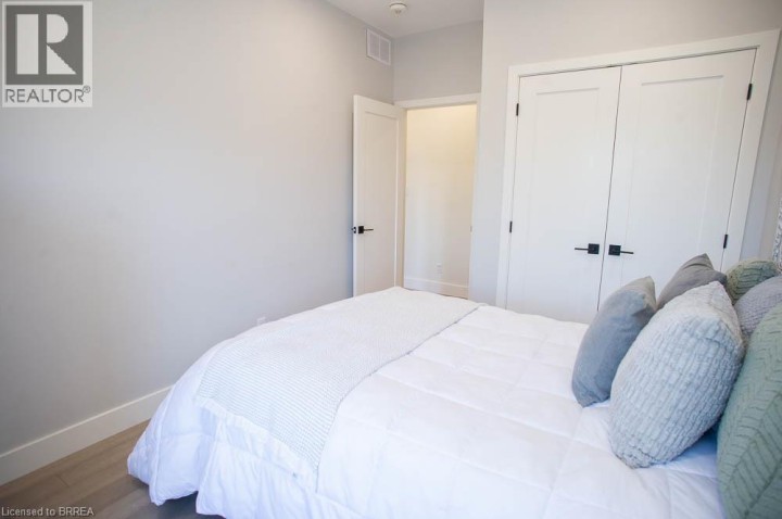 Photo 22 at 4 Harris Avenue, Terrace Hill, Brantford