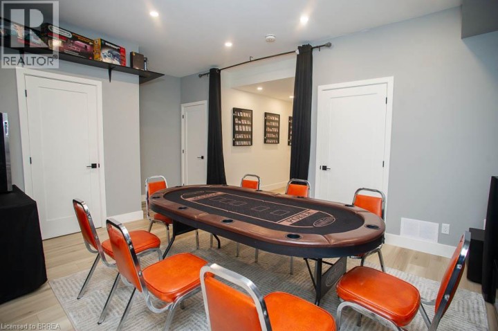 Photo 7 at 4 Harris Avenue, Terrace Hill, Brantford
