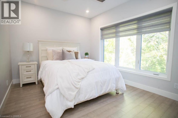 Photo 18 at 4 Harris Avenue, Terrace Hill, Brantford