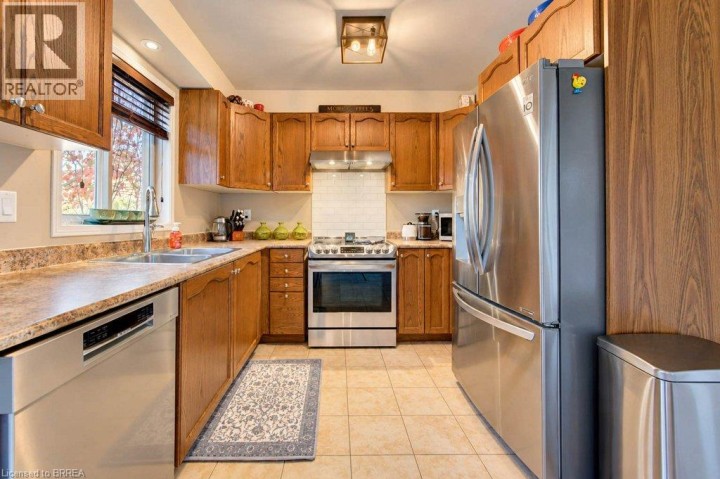 Photo 14 at 112 Osborn Avenue, Empire, Brantford