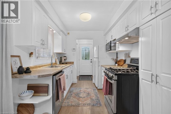 Photo 10 at 38 Southglen Road, Cedarland, Brantford