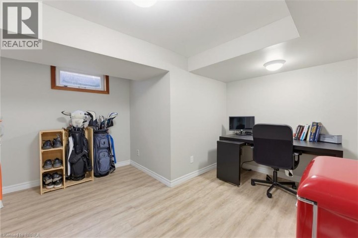 Photo 20 at 38 Admiral Road, Henderson, Brantford