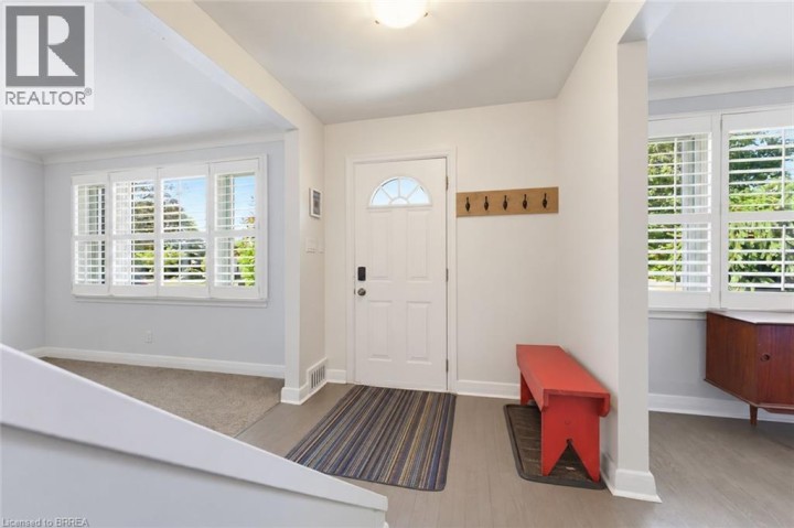 Photo 3 at 38 Admiral Road, Henderson, Brantford