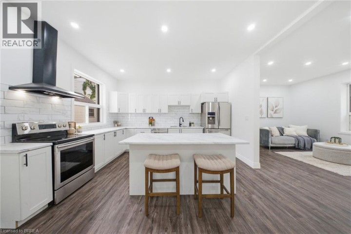 Photo 8 at 42 Peel Street, Victoria / Arthur, Brantford
