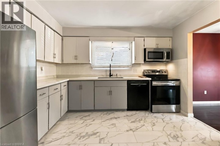 Photo 11 at 42 Wildflower Lane, Brier Park, Brantford