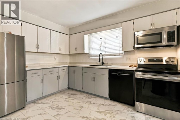 Photo 12 at 42 Wildflower Lane, Brier Park, Brantford