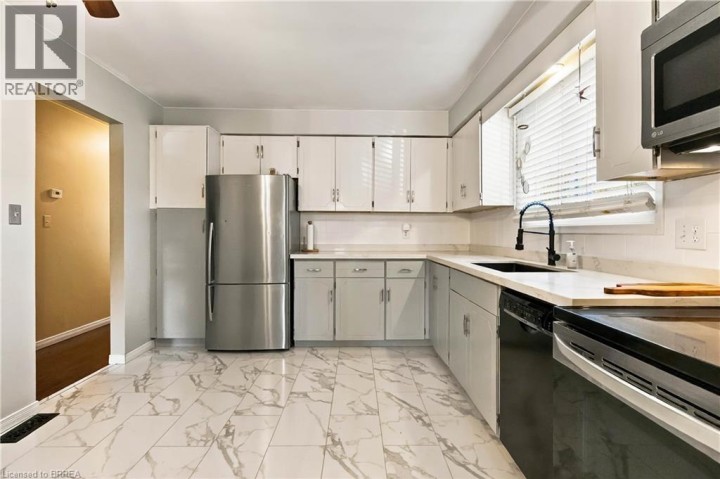 Photo 13 at 42 Wildflower Lane, Brier Park, Brantford