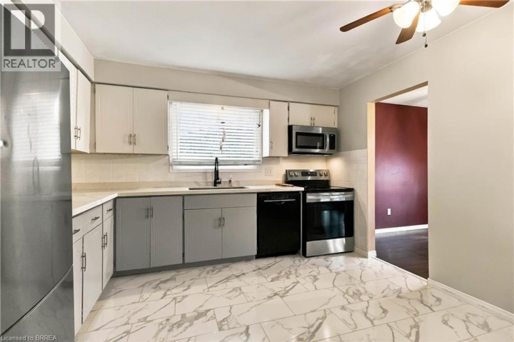Photo 14 at 42 Wildflower Lane, Brier Park, Brantford