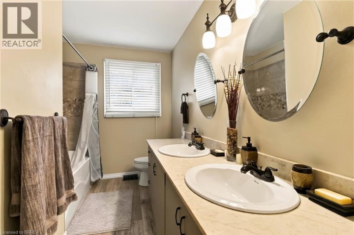 Photo 16 at 42 Wildflower Lane, Brier Park, Brantford