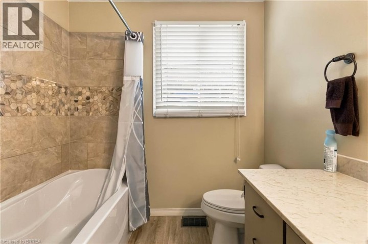 Photo 17 at 42 Wildflower Lane, Brier Park, Brantford