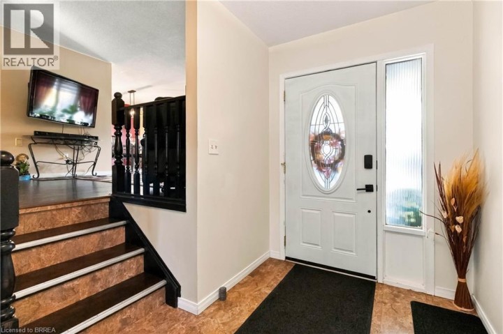 Photo 4 at 42 Wildflower Lane, Brier Park, Brantford