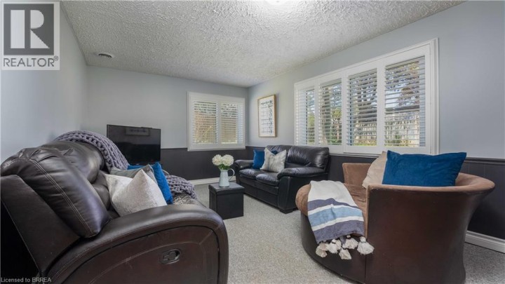 Photo 16 at 10 Aaron Place, Grand Woodlands, Brantford
