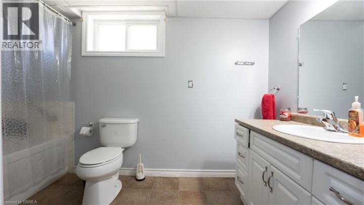 Photo 18 at 10 Aaron Place, Grand Woodlands, Brantford