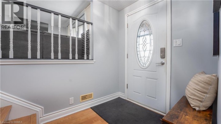 Photo 2 at 10 Aaron Place, Grand Woodlands, Brantford