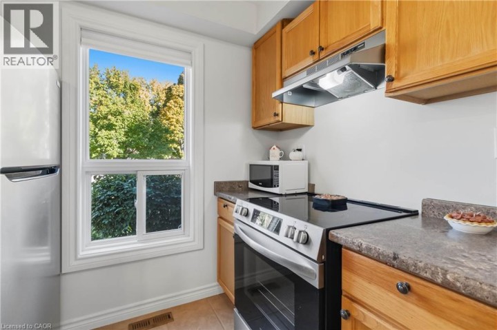 Photo 18 at 24 Jasper Street, Brantwood Park, Brantford