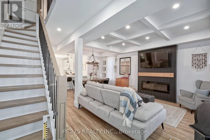 Photo 4 at 92 Walnut Street, Innerkip (Paris), Woodstock