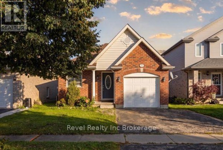 Photo 2 at 573 Sales Drive, Woodstock - South, Woodstock