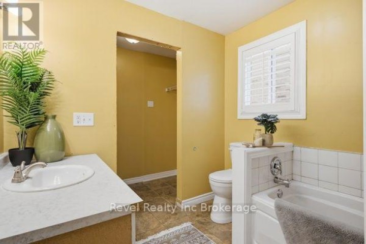 Photo 21 at 573 Sales Drive, Woodstock - South, Woodstock