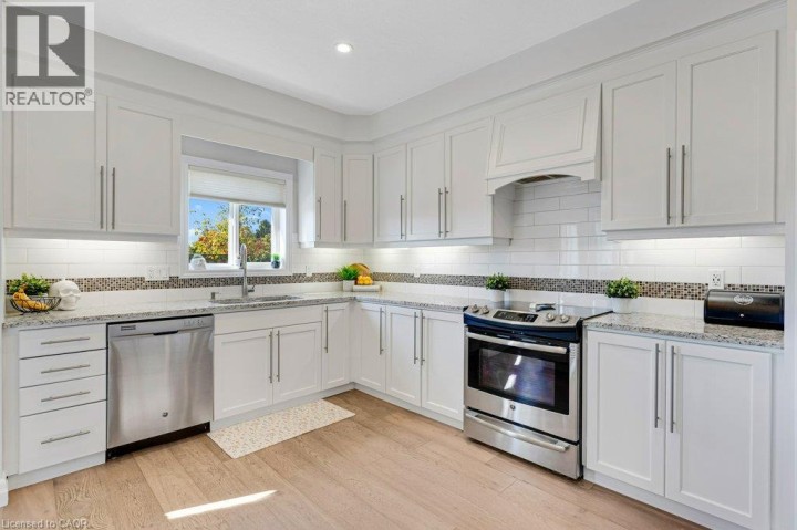 Photo 15 at 27 Irongate Drive, Innerkip (Victoria Park), Woodstock